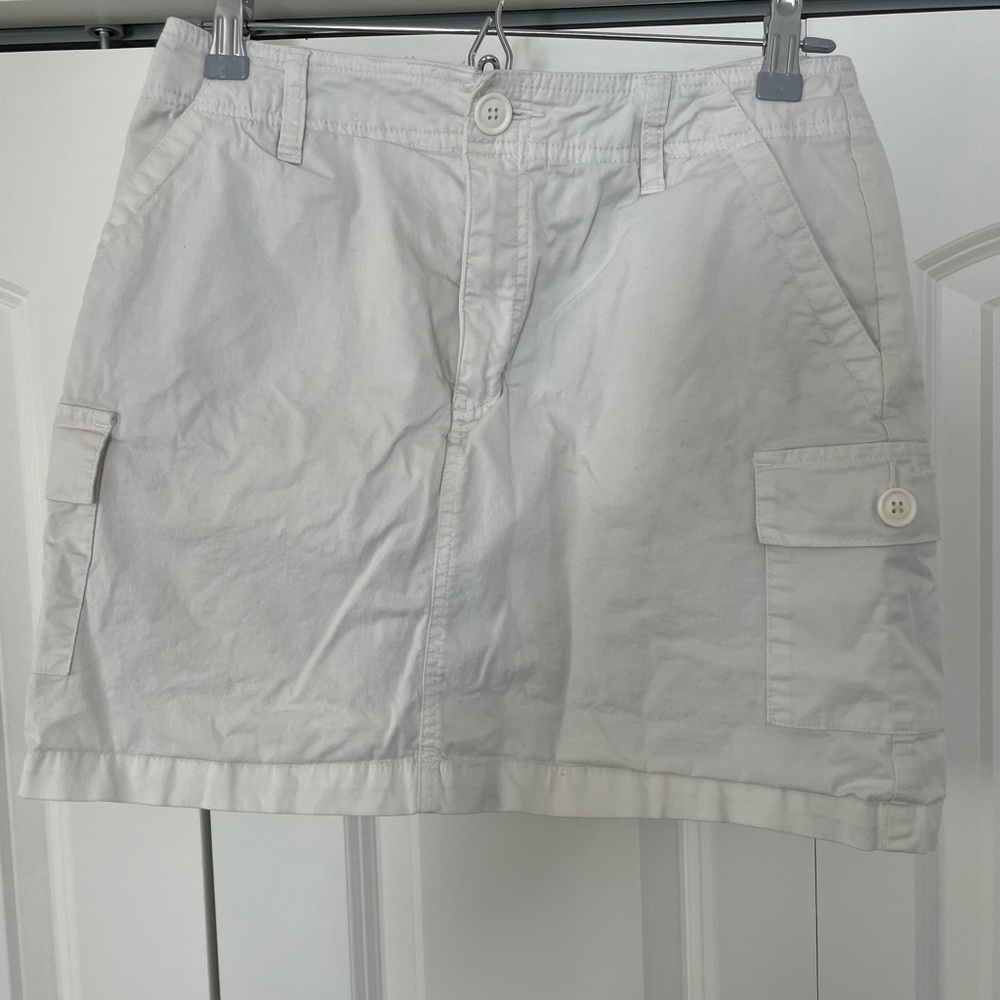 White cargo mini skirt. Built in shorts. Size 8